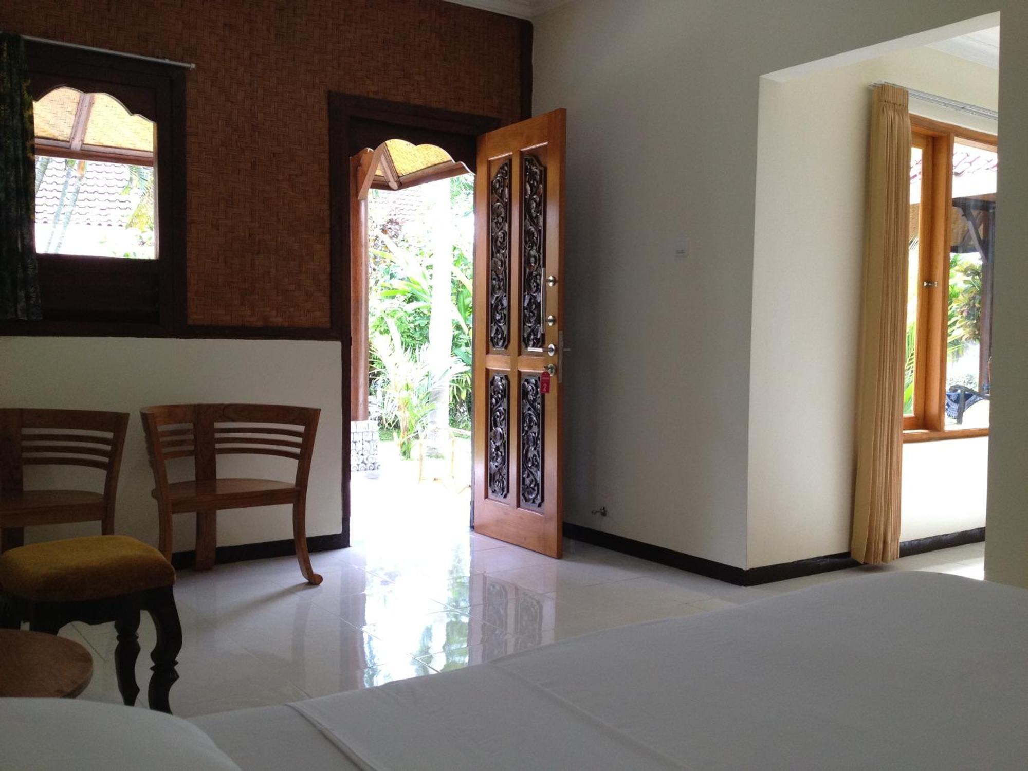 Astina Hotel Lovina Rum bild
