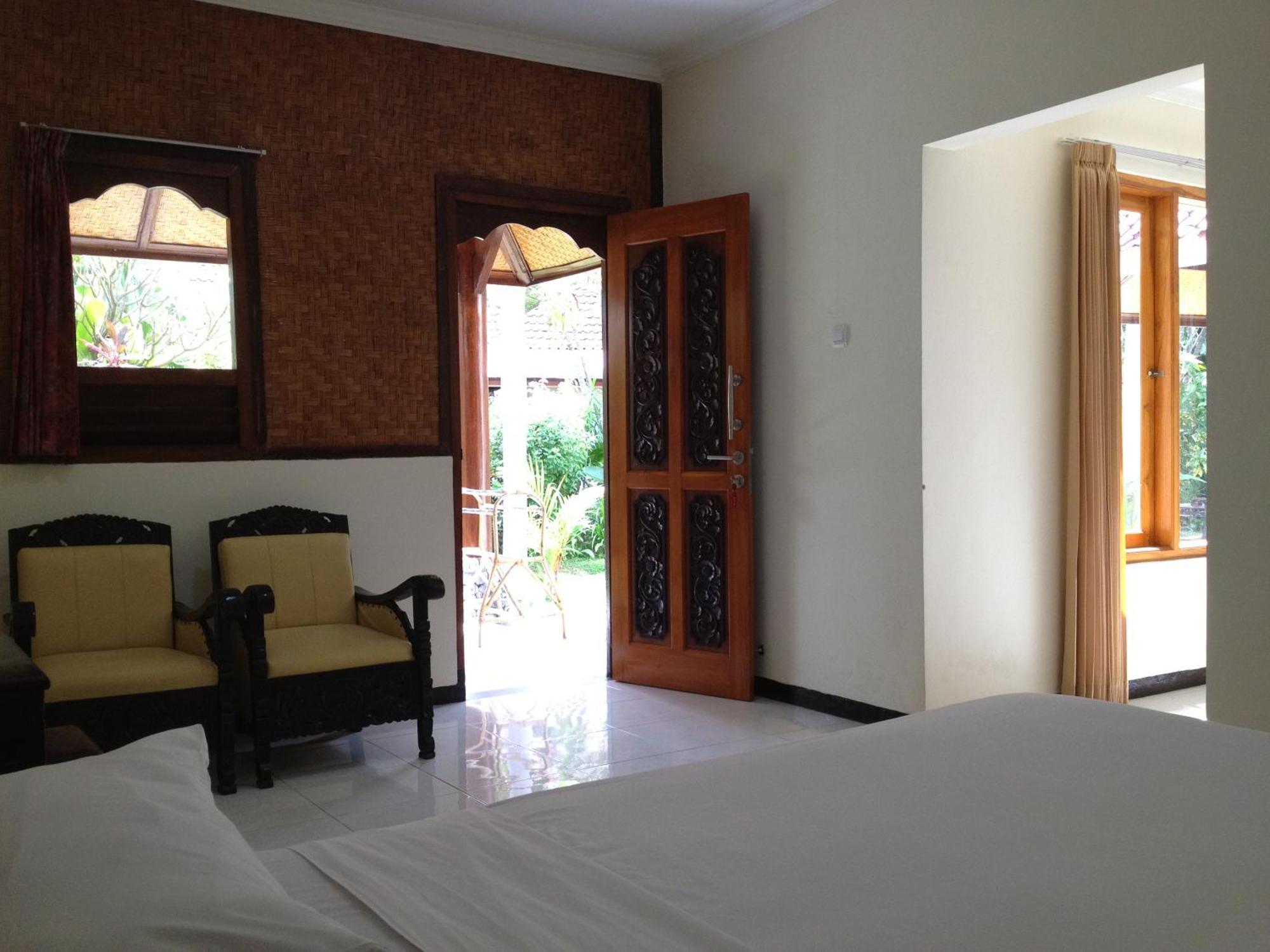 Astina Hotel Lovina Rum bild